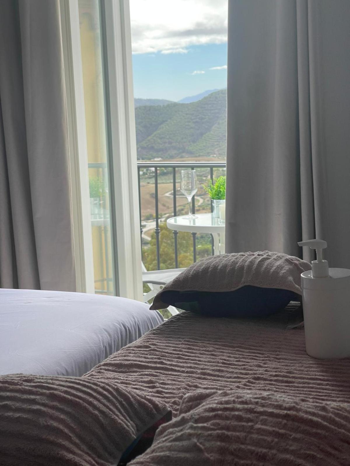 Caminito Rey & Banderas Spa Relax Carratraca 外观 照片